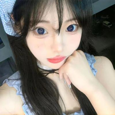 赤裸并存在著